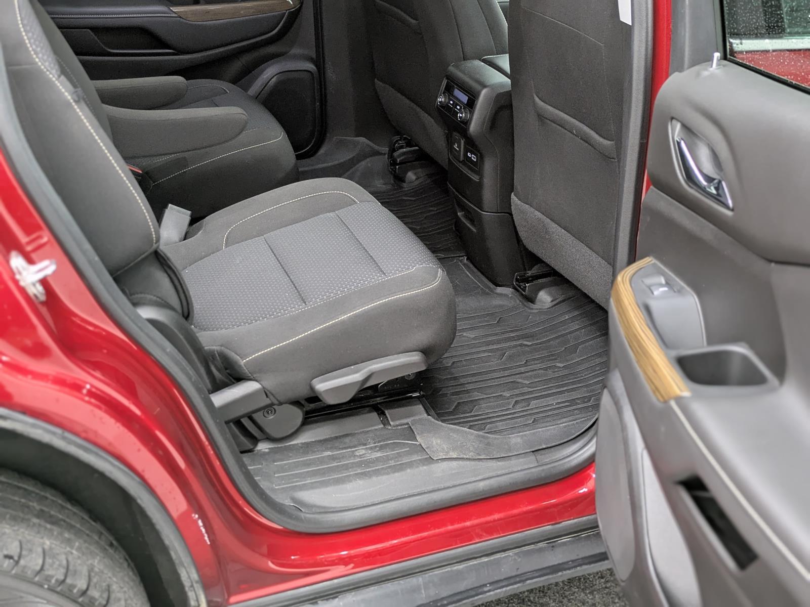 2022 Gmc Acadia SLE photo 19