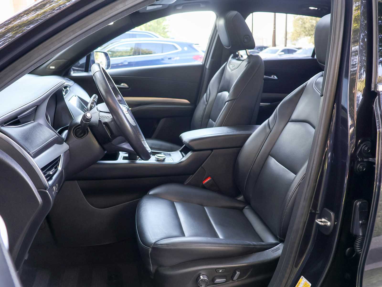 2023 Cadillac XT4 Premium Luxury photo 8