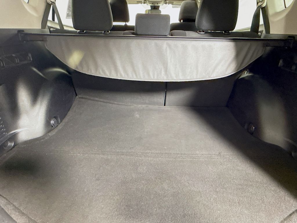 2018 Toyota RAV4 XLE photo 21