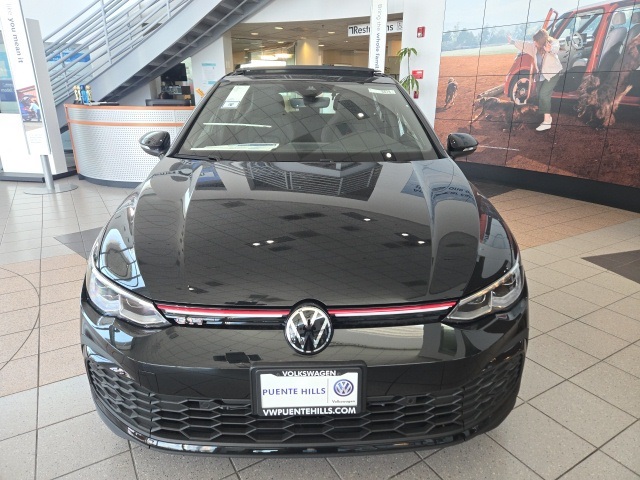 2024 Volkswagen Golf GTI 380 SE photo 2