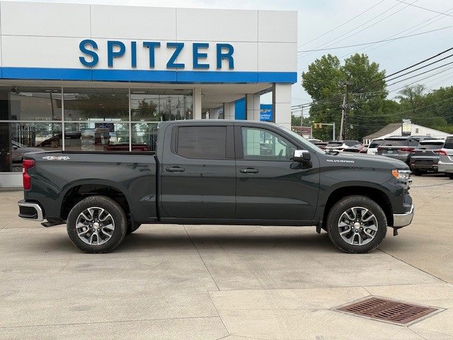 2026 Chevrolet Silverado photo 3