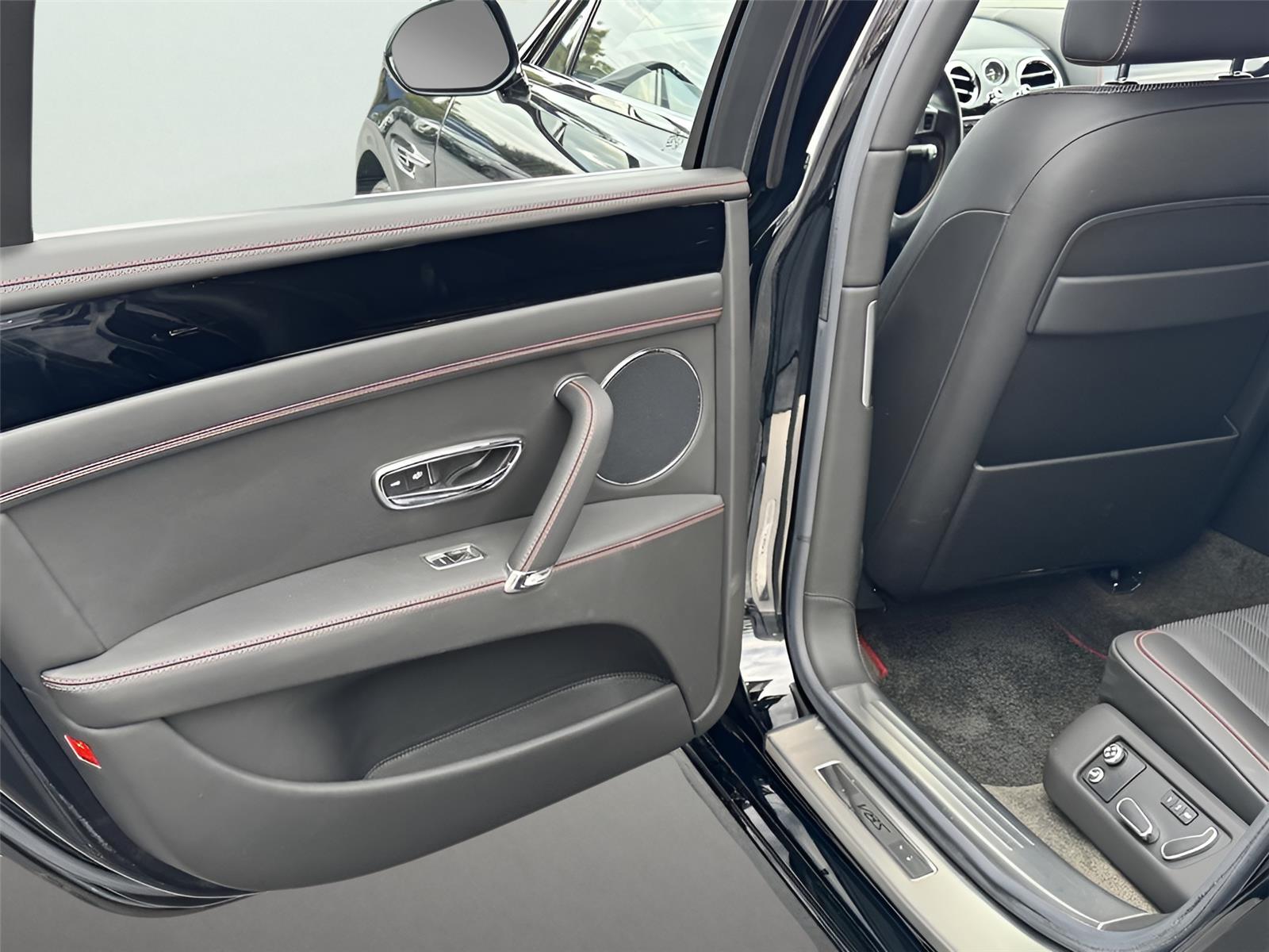 2018 Bentley Flying Spur V8 S photo 27