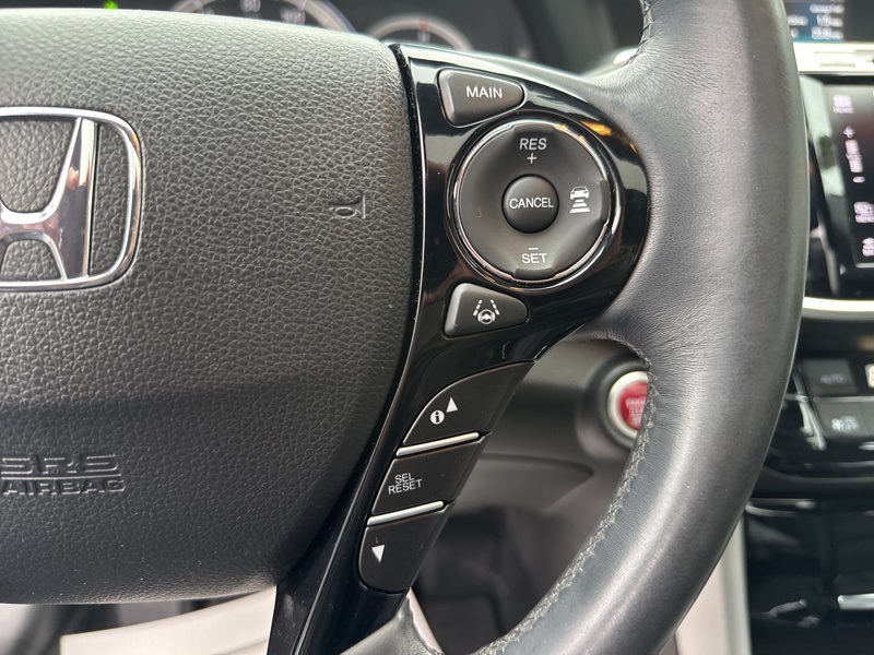 2017 Honda Accord Touring photo 25
