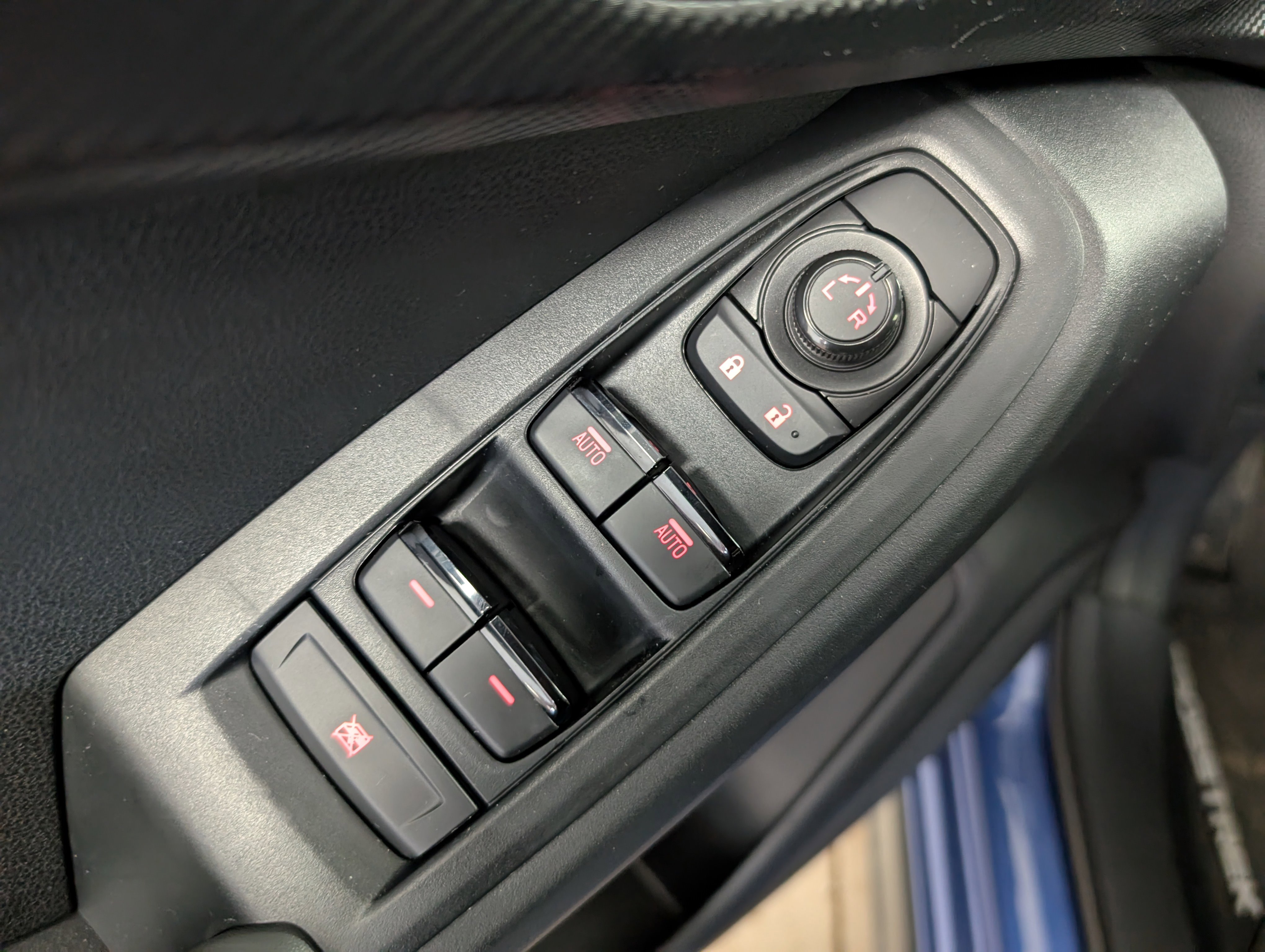 2025 Subaru Crosstrek Premium photo 14