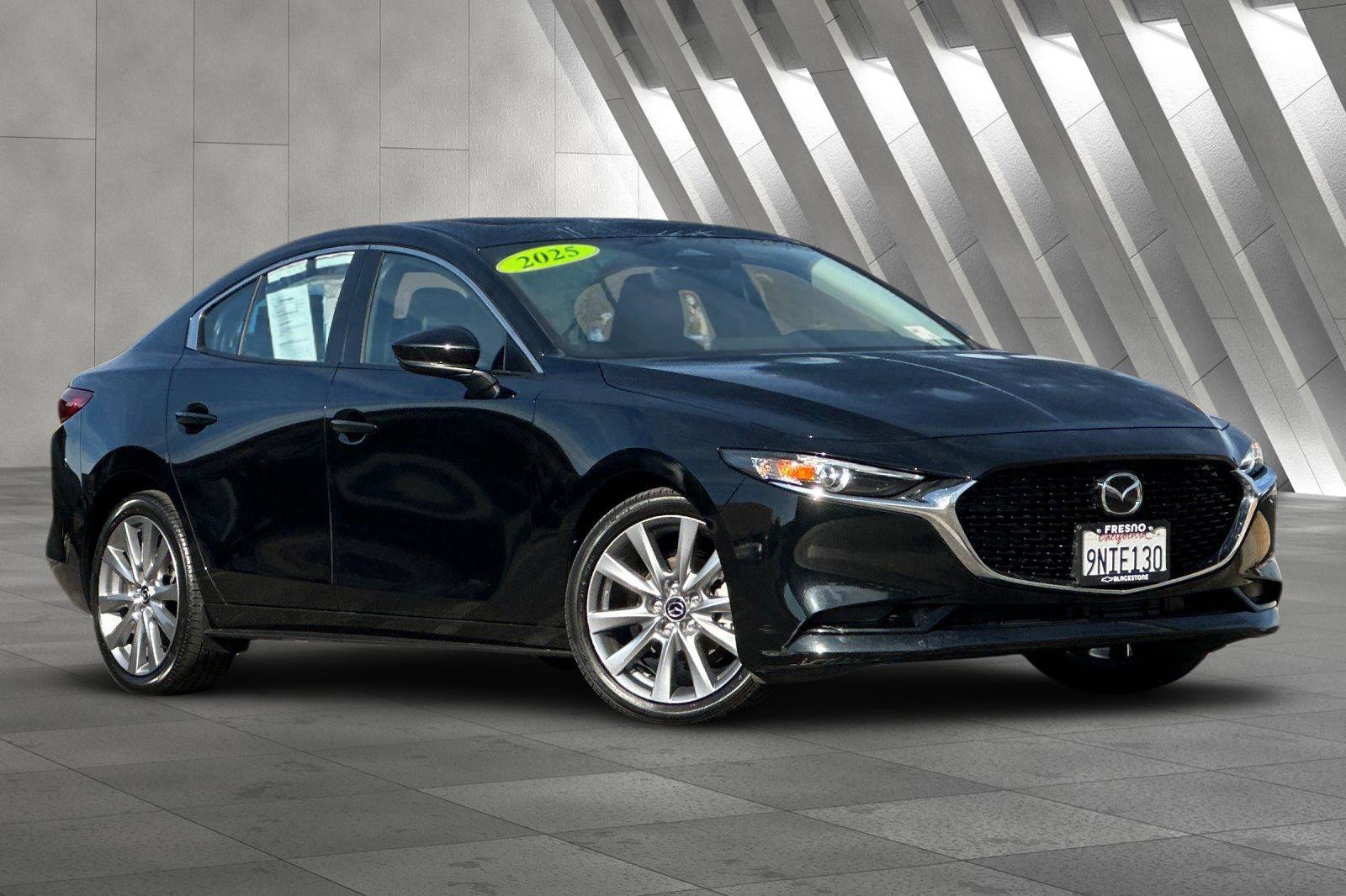 2025 Mazda Mazda3 Preferred's photo