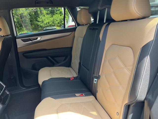2025 Volkswagen Atlas Cross Sport SE photo 13
