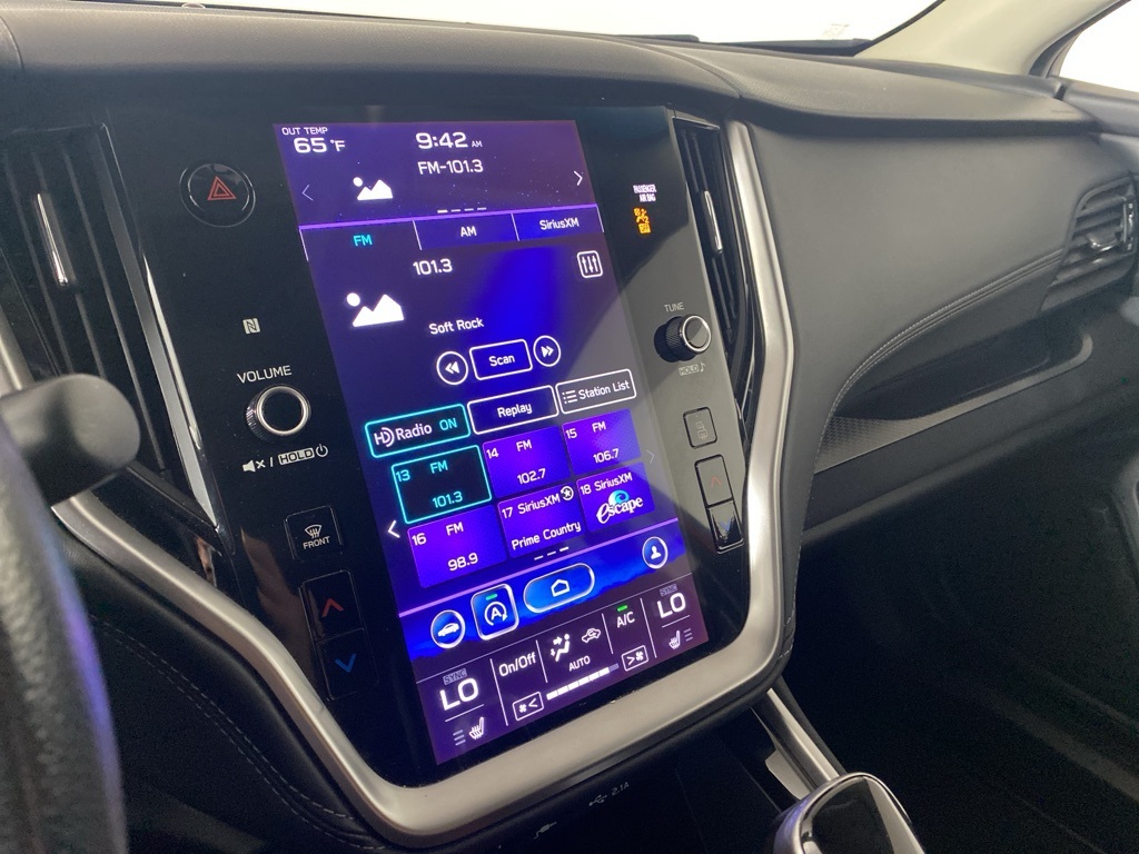 2021 Subaru Outback Premium photo 24