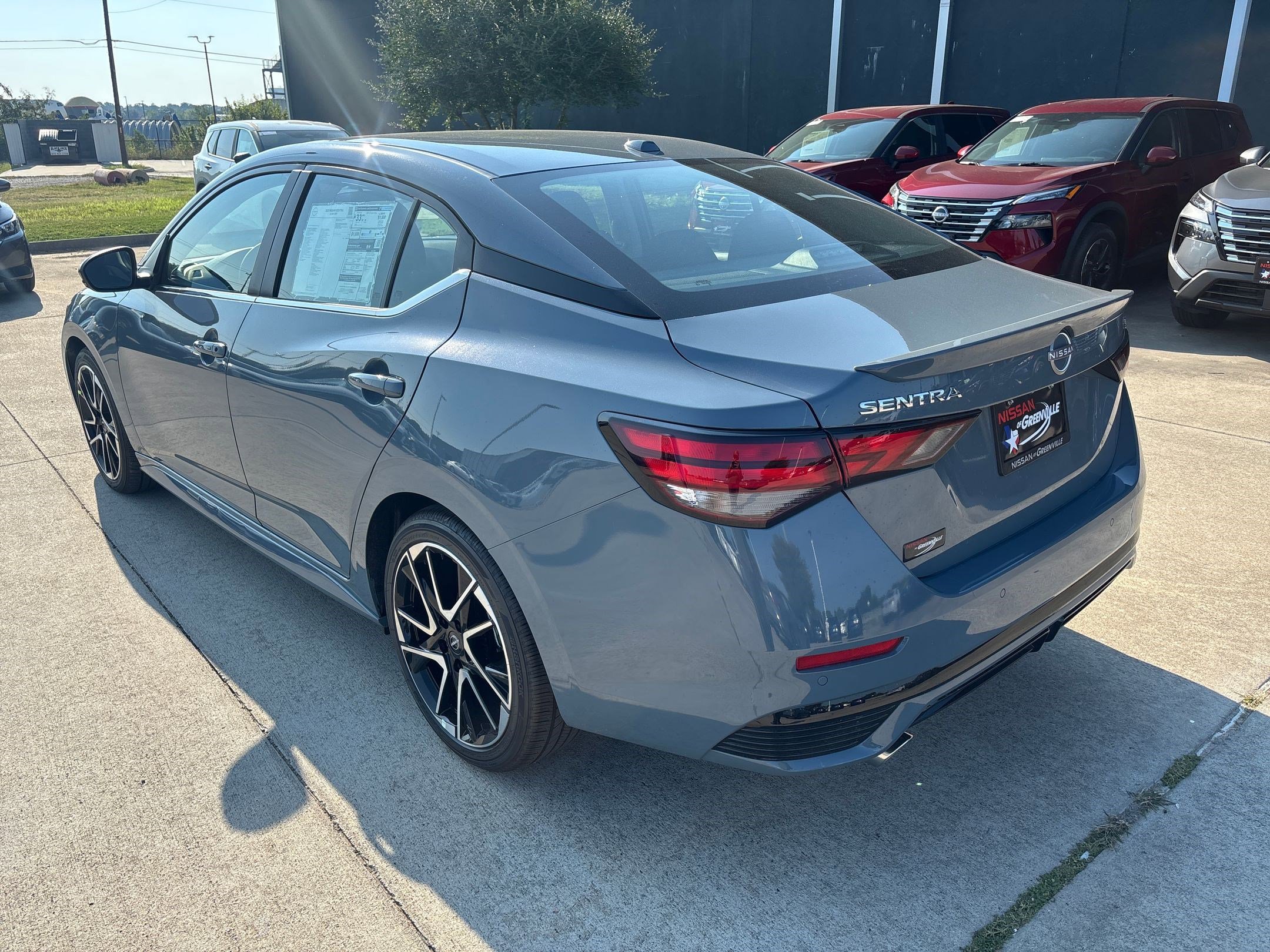 2025 Nissan Sentra SR photo 3