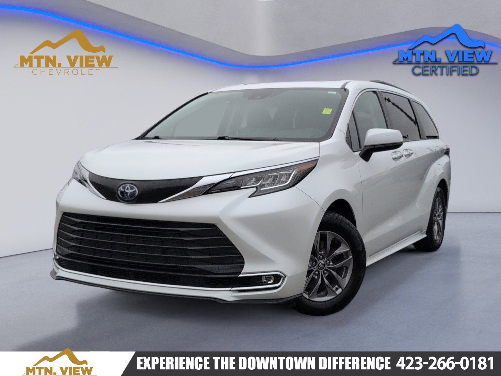 2023 Toyota Sienna XLE's photo