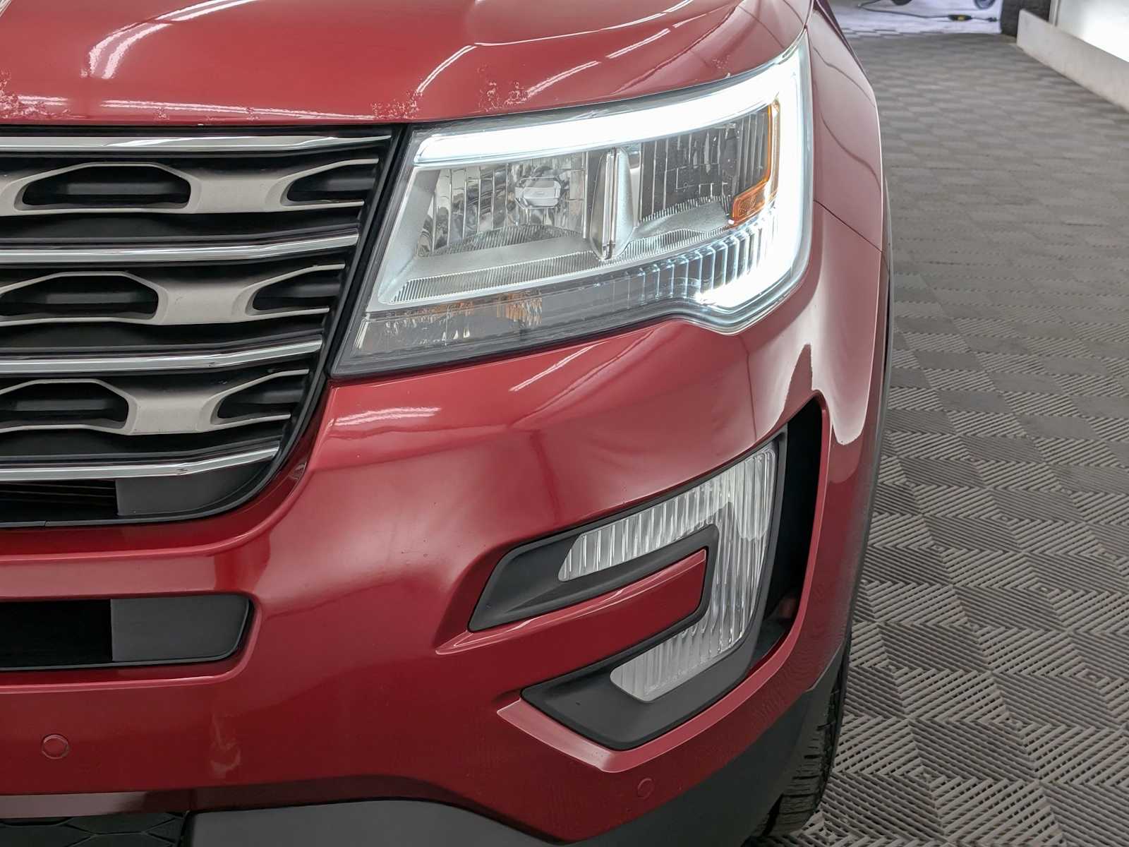 2017 Ford Explorer XLT photo 10