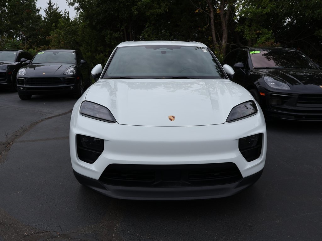 2025 Porsche Macan Electric photo 3