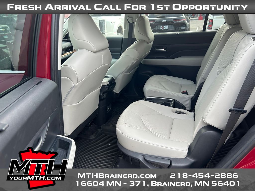 2024 Toyota Grand Highlander Platinum photo 10