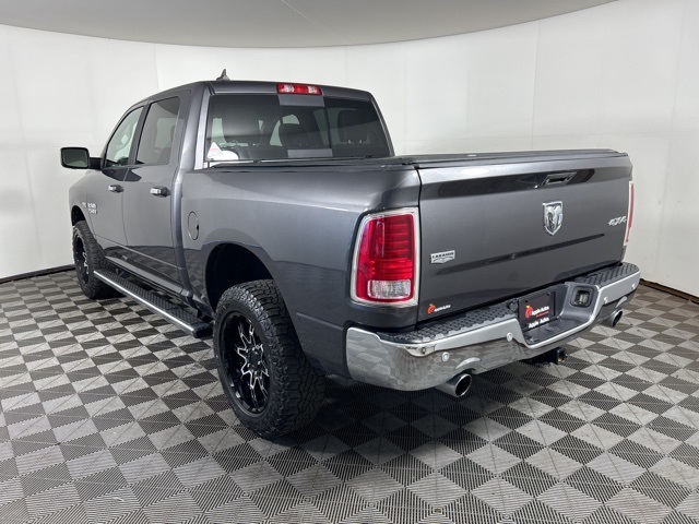 2016 Ram 1500 Laramie photo 2