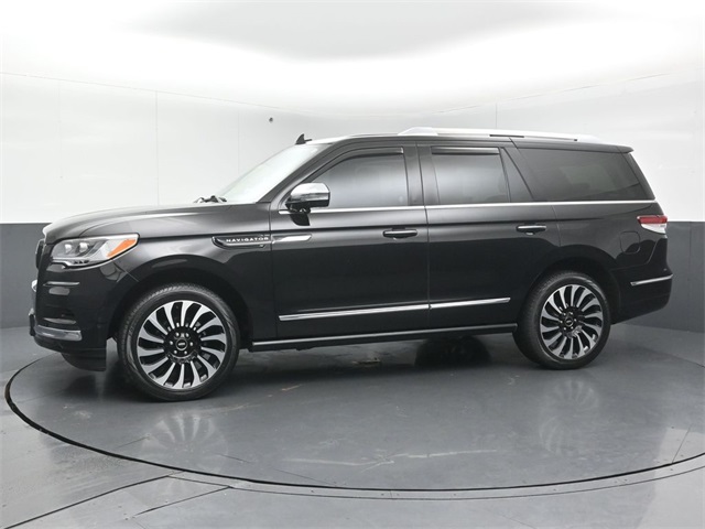 2022 Lincoln Navigator Black Label photo 2