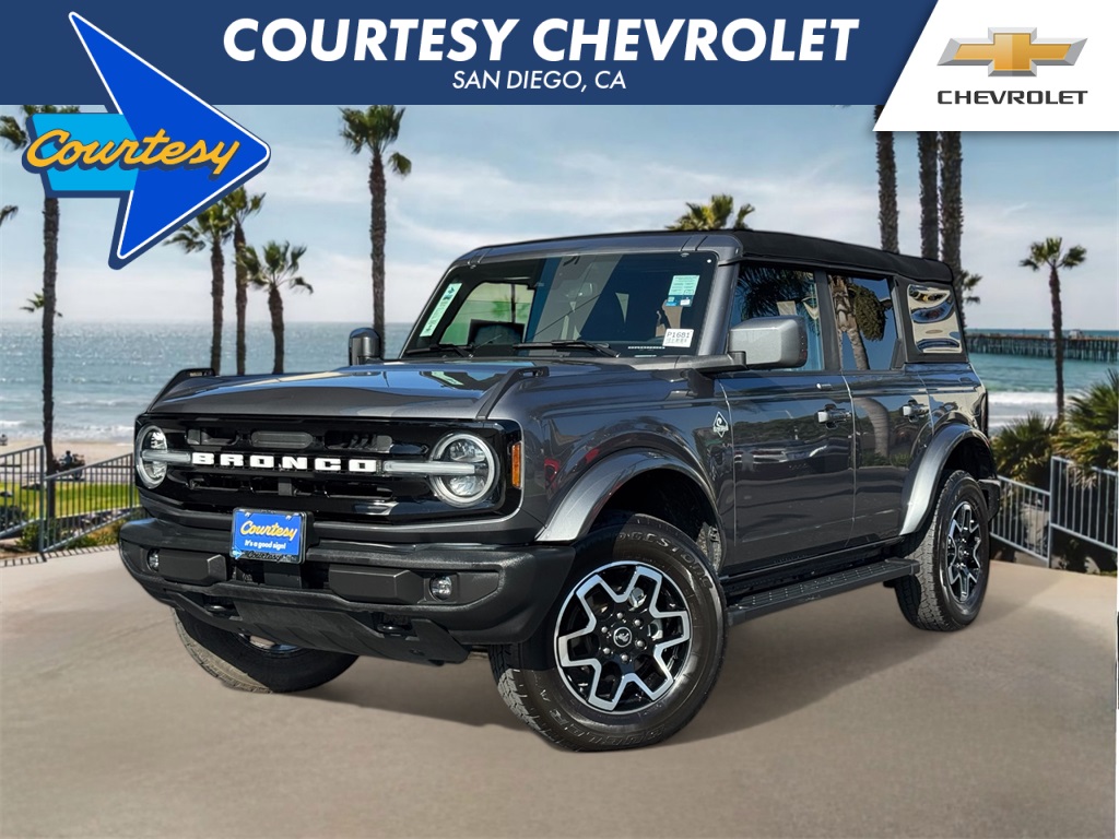 2023 Ford Bronco 4-Door Outer Banks's photo
