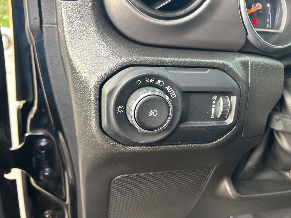 2023 Jeep Wrangler Willys photo 34