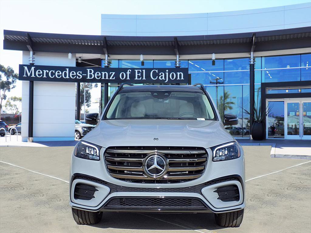 2026 Mercedes Benz GLS 450 4MATIC photo 2