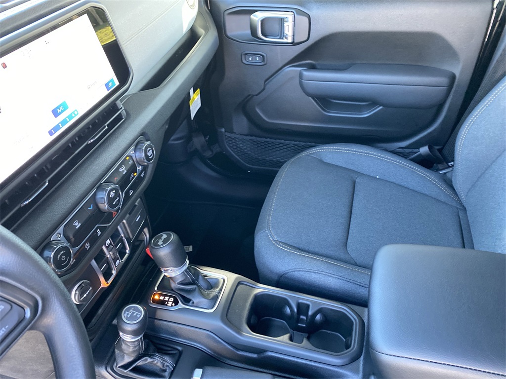 2025 Jeep Wrangler Sport photo 28