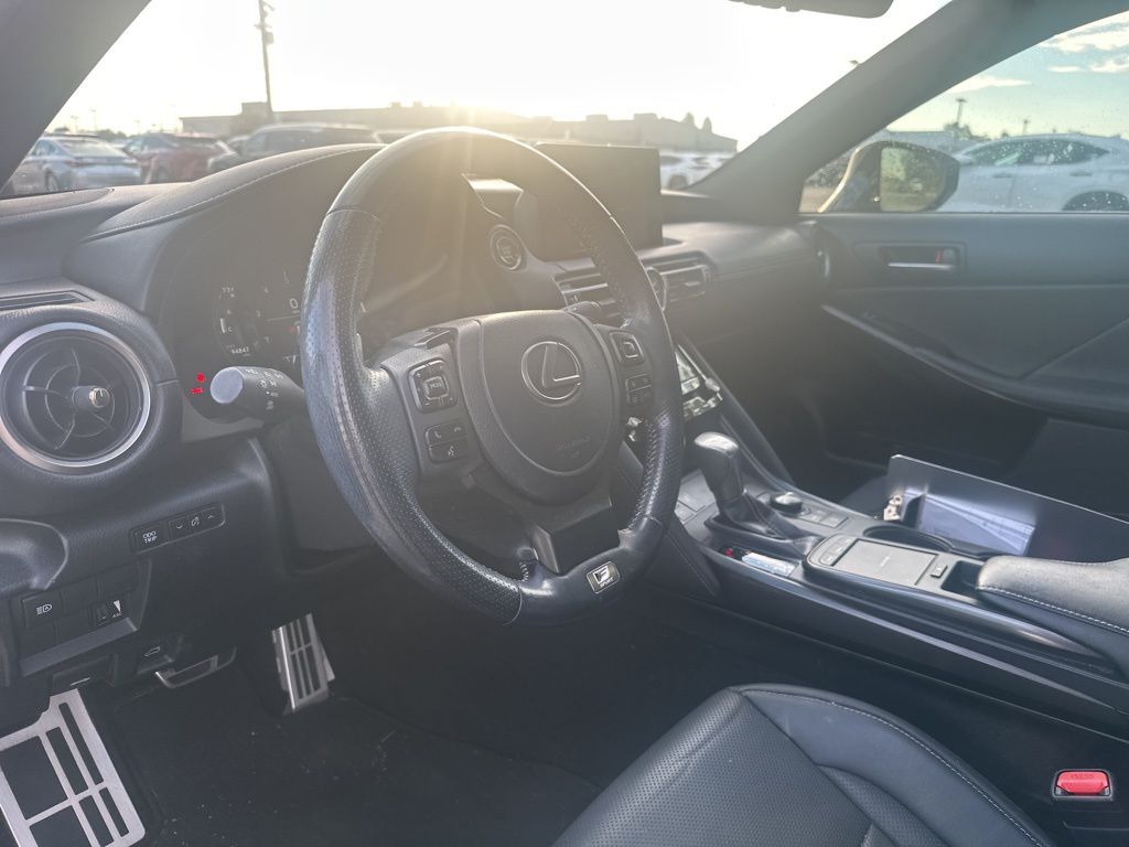2021 Lexus IS 350 F SPORT photo 2