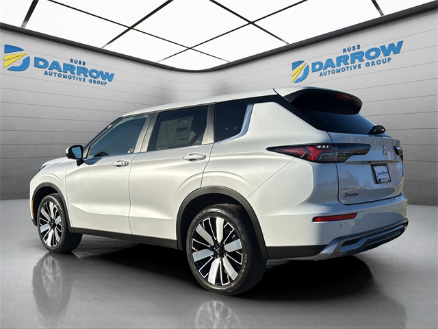 2025 Mitsubishi Outlander SE photo 3