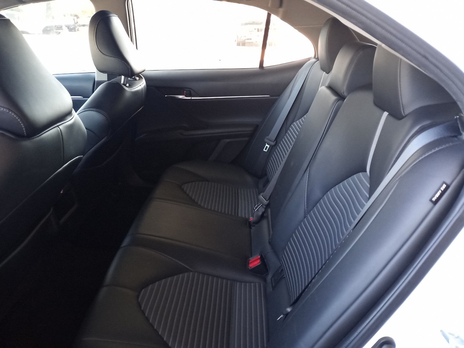 2022 Toyota Camry SE photo 7