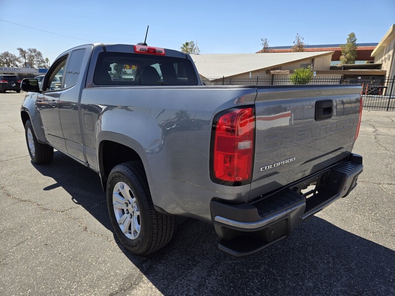2022 Chevrolet Colorado LT photo 3