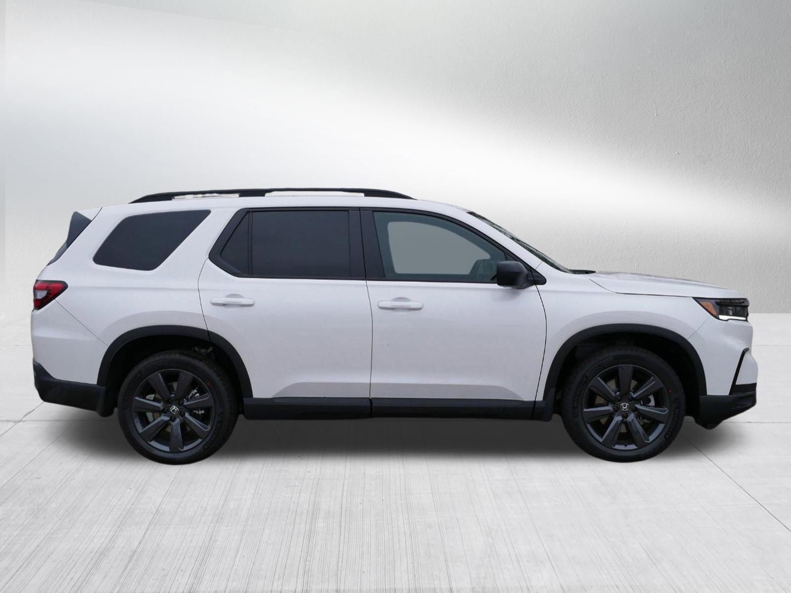 2025 Honda Pilot Sport photo 8