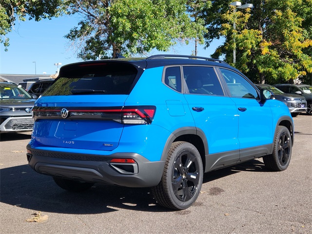 2025 Volkswagen Taos SE photo 3