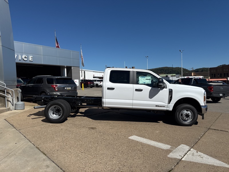 2026 Ford F-350 photo 6