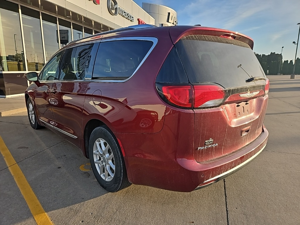 2020 Chrysler Pacifica Touring L photo 3