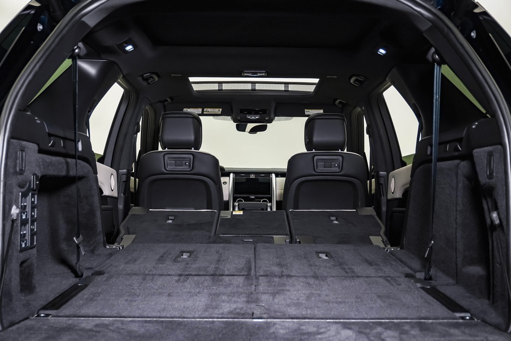 2023 Land Rover Discovery S R-Dynamic photo 25
