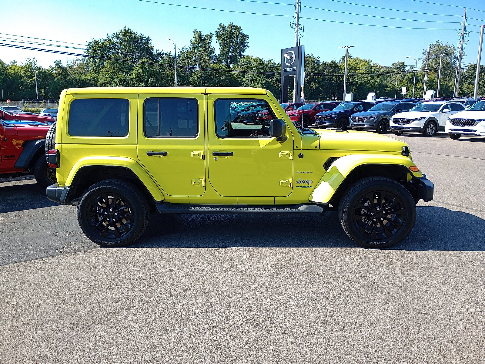 2022 Jeep Wrangler 4xe Unlimited Sahara photo 2