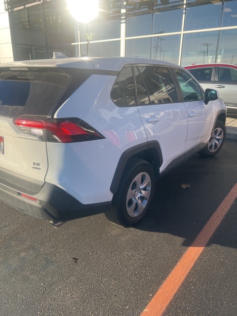 2023 Toyota RAV4 LE photo 3