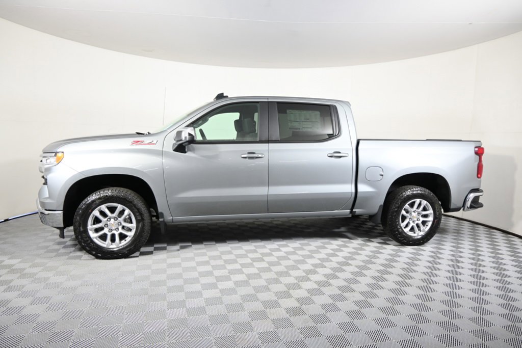 2026 Chevrolet Silverado 1500 LT photo 2