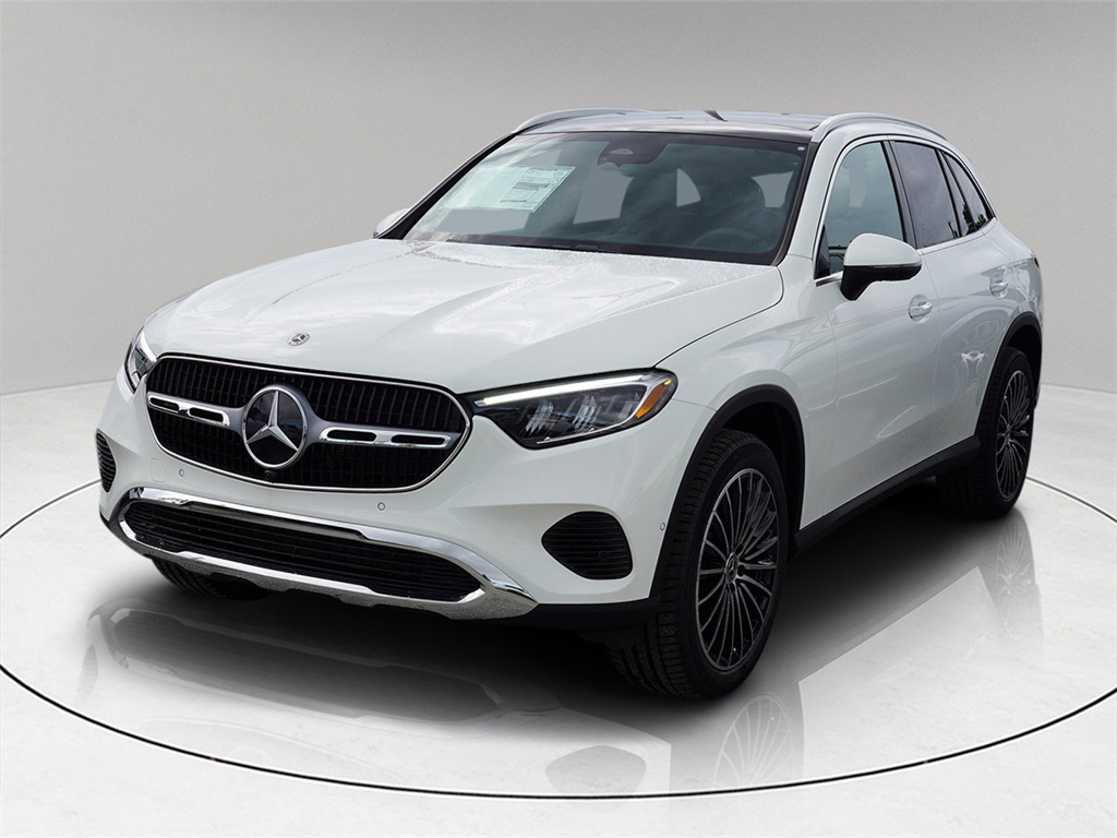 2026 Mercedes Benz GLC 300 photo 3