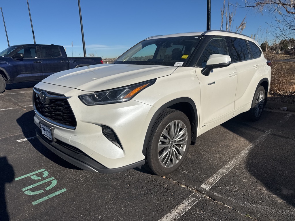 2021 Toyota Highlander Platinum's photo