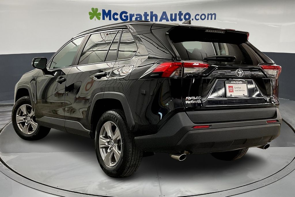 2024 Toyota RAV4 XLE photo 2