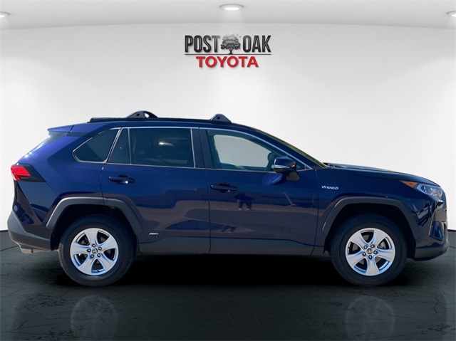 2021 Toyota RAV4 XLE photo 7