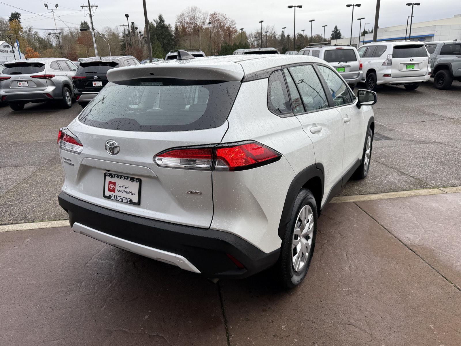 2024 Toyota Corolla Cross L photo 4