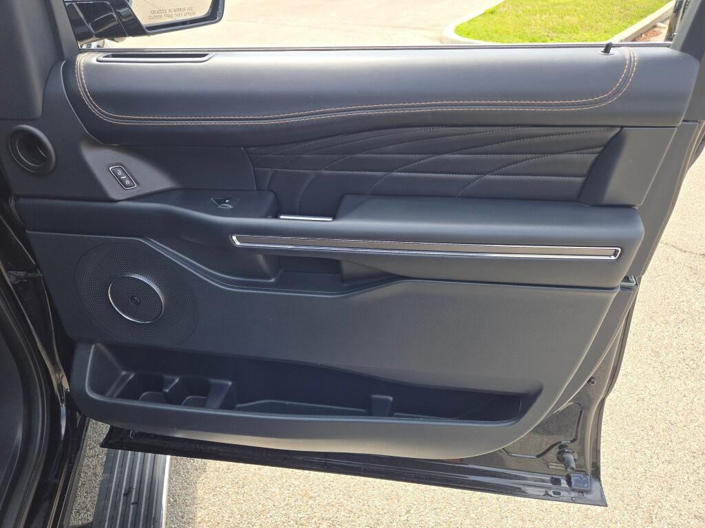 2023 Ford Expedition Platinum photo 7