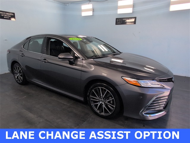 2023 Toyota Camry Hybrid XLE photo 2