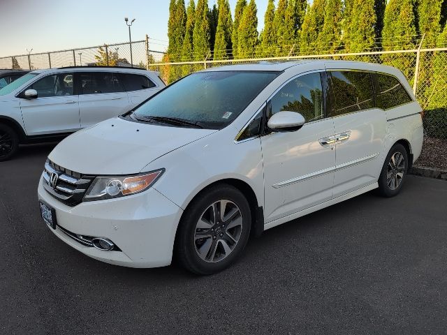 2015 Honda Odyssey Touring Elite photo 3