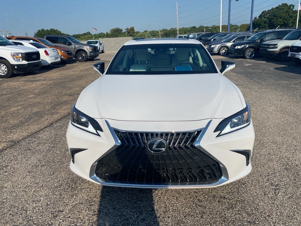 Used 2024 Lexus ES Hybrid 300h with VIN 58ADA1C19RU040709 for sale in Kansas City