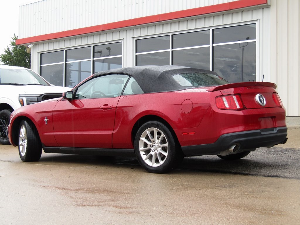 2011 Ford Mustang V6 Premium photo 7