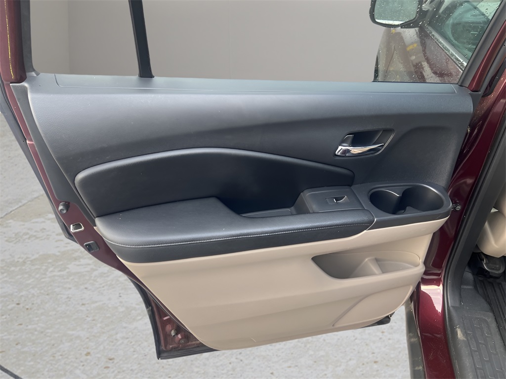 2016 Honda Pilot EX-L photo 17