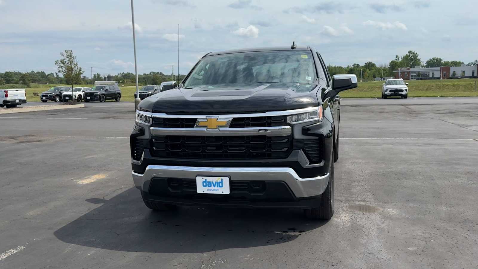 2026 Chevrolet Silverado 1500 LT photo 2