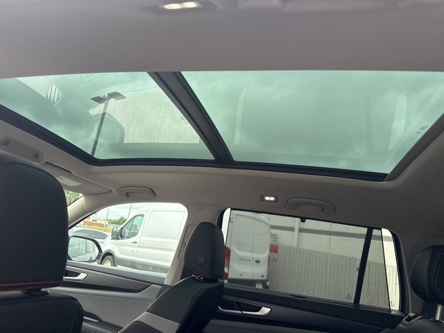 2025 Volkswagen Atlas Peak Edition SE photo 11