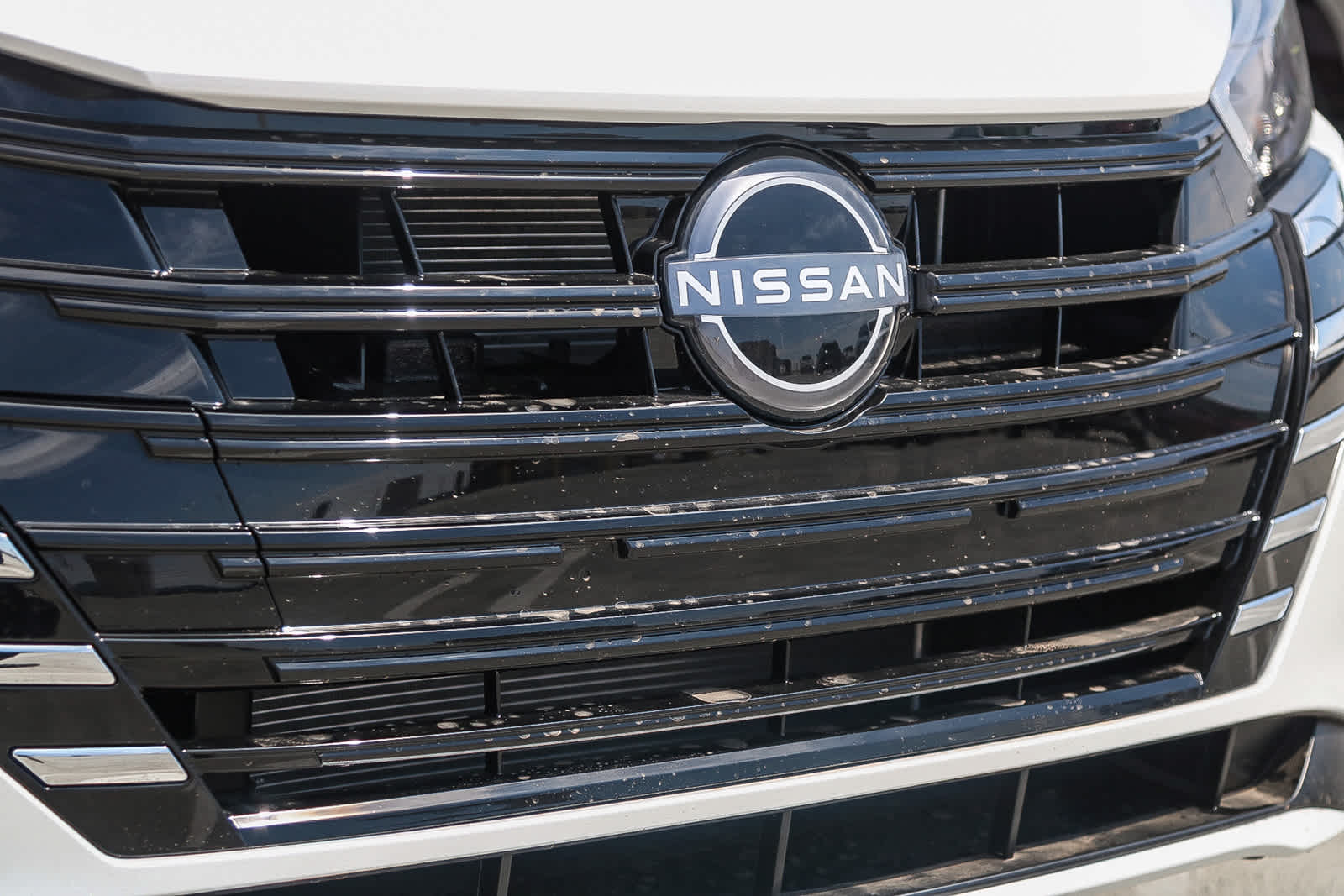 2025 Nissan Versa SV photo 4