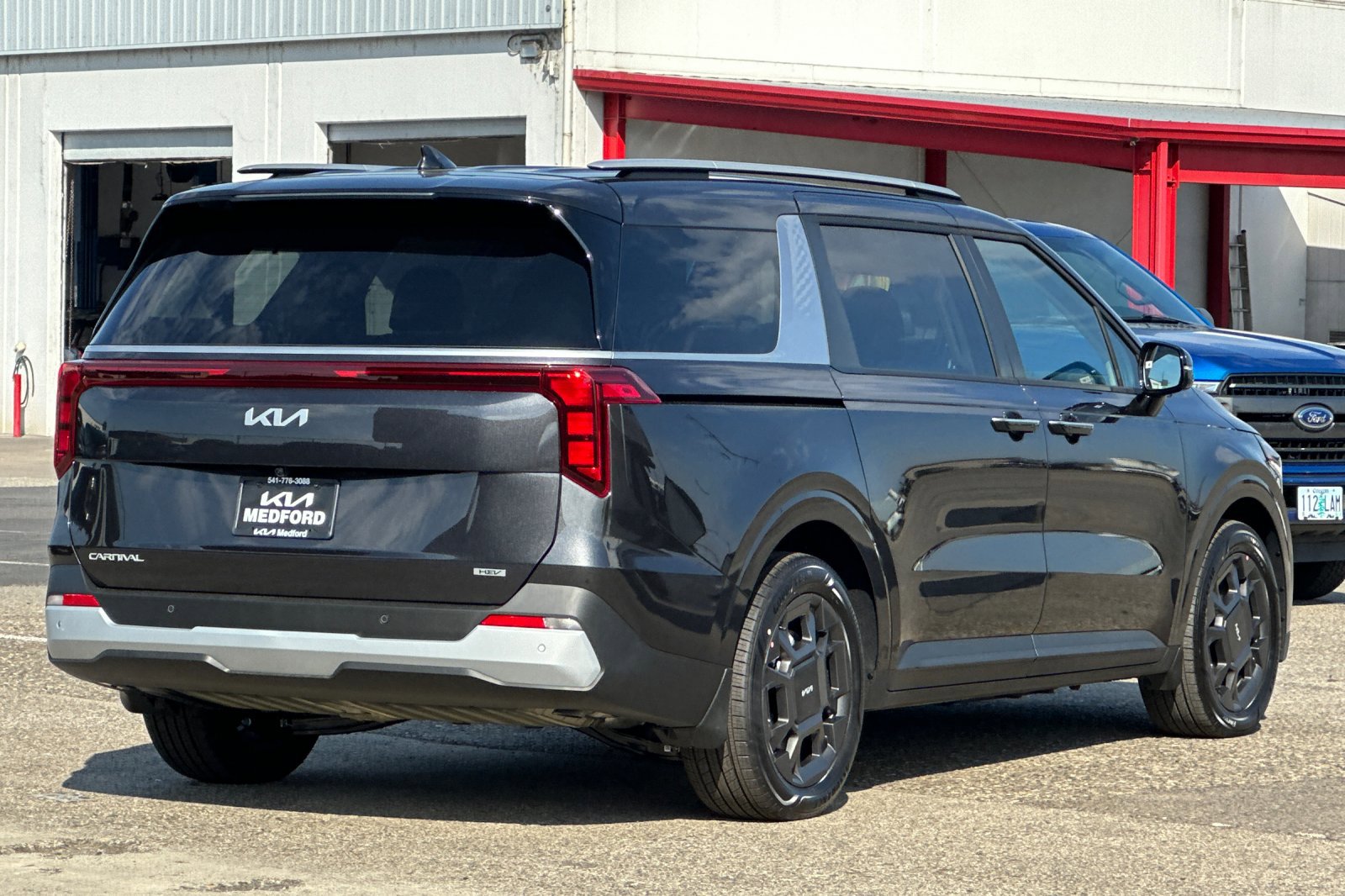 2026 Kia Carnival EX photo 3