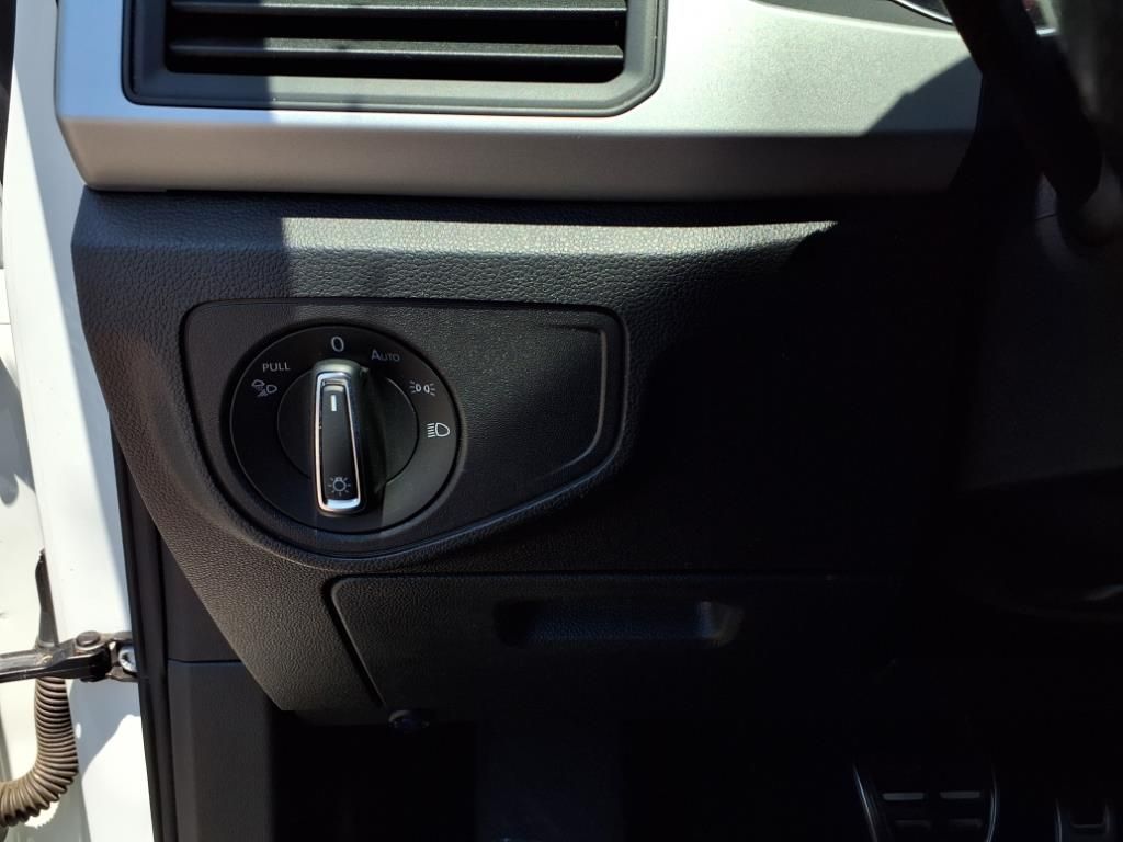 2021 Volkswagen Atlas V6 SE Technology R-Line photo 14